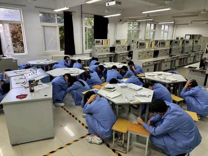 2327e0c17176bc537441373357b60b1